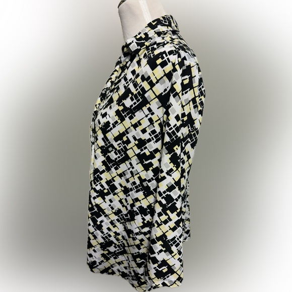 Flexible knit button down blouse - Picture 3 of 4